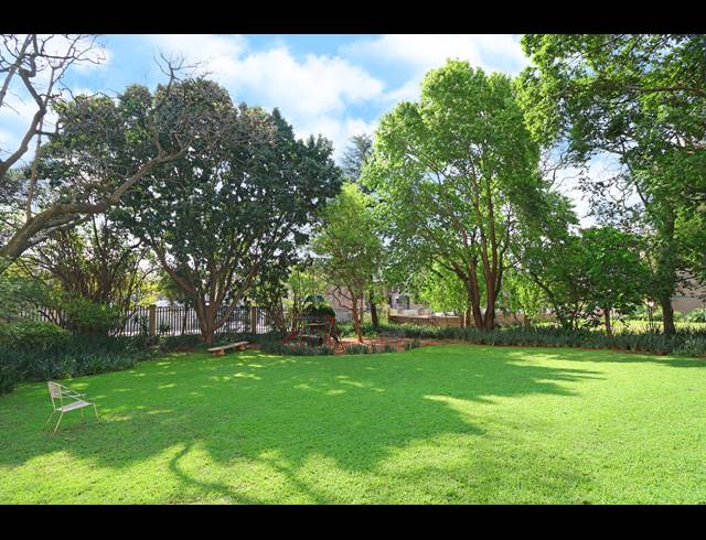 1 BEDROOM APARTMENT FOR SALE IN HOUGHTON ESTATE